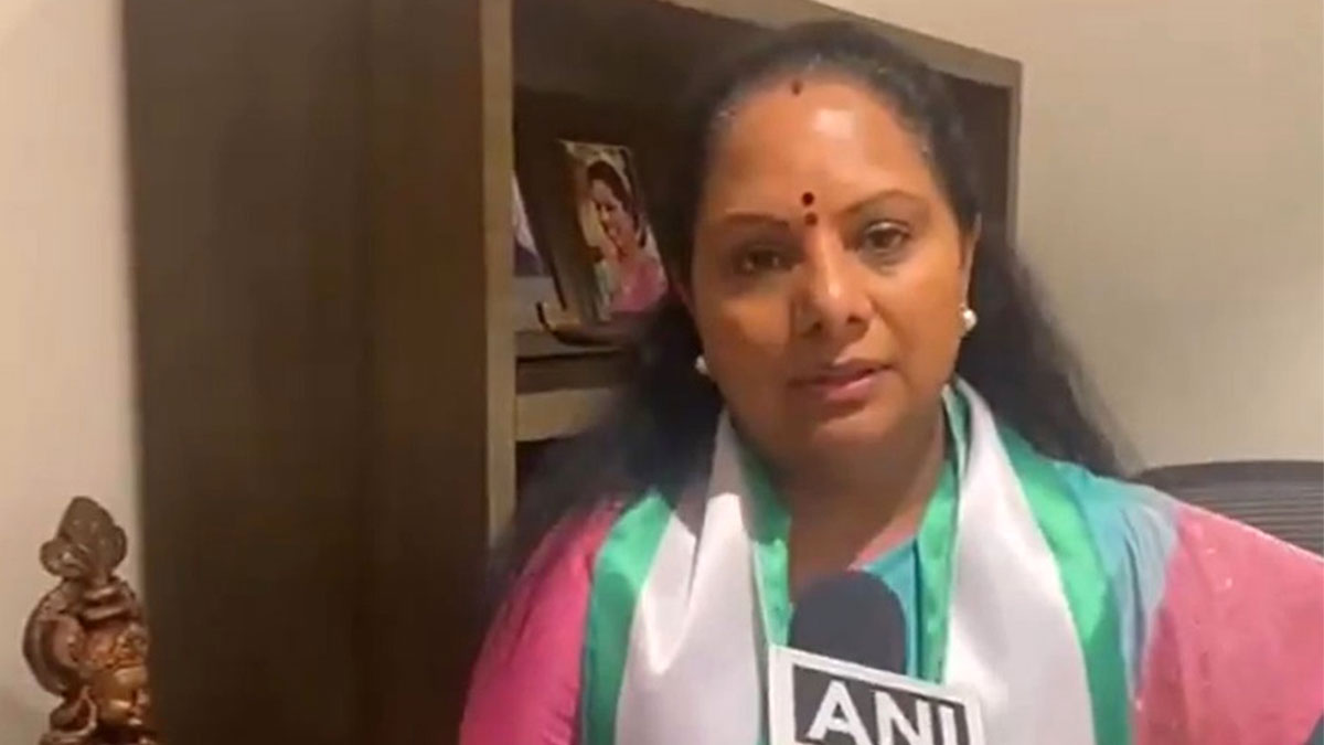 কুর্নুল বাস দুর্ঘটনার পর ‘স্লিপার কোচ বাস’ বন্ধের দাবি কে কবিতার