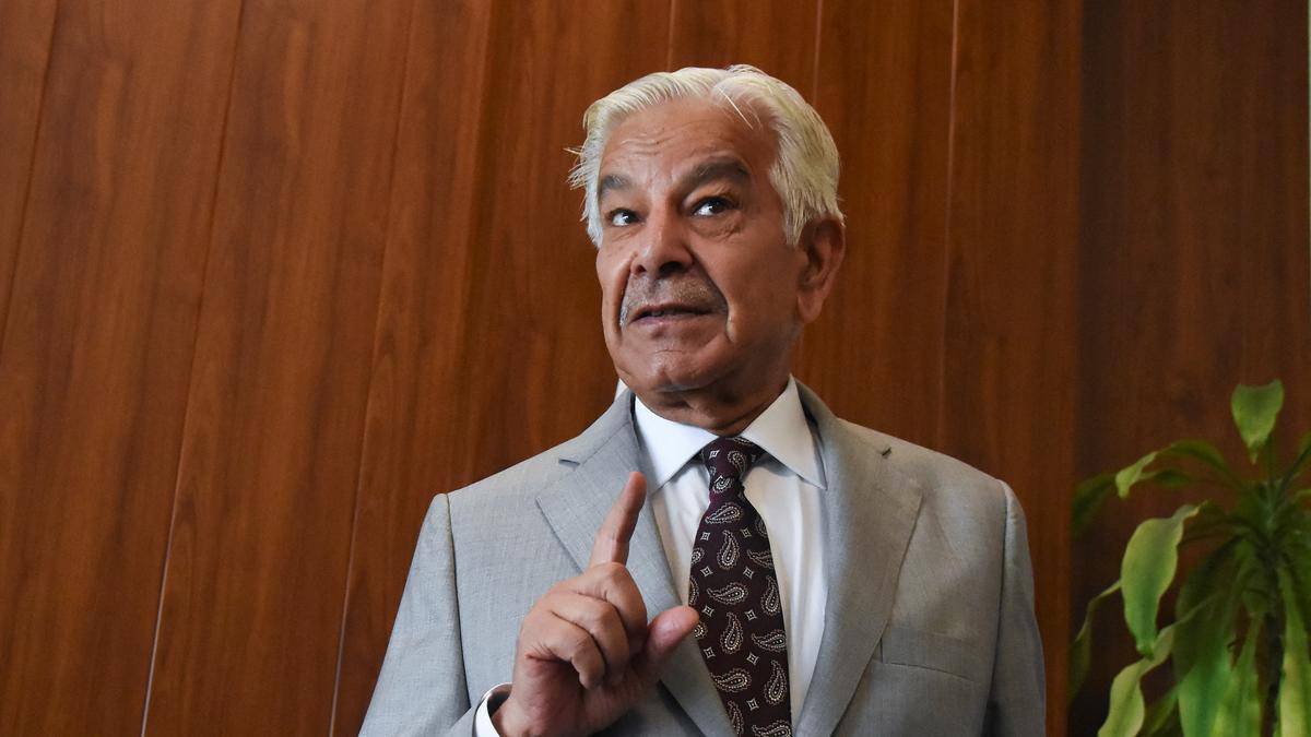 আফগানিস্তান ভারতের হাতের পুতুল তোপ পাক প্রতিরক্ষামন্ত্রীর, ৫০ গুণ প্রত্যাঘাতের হুঁশিয়ারি