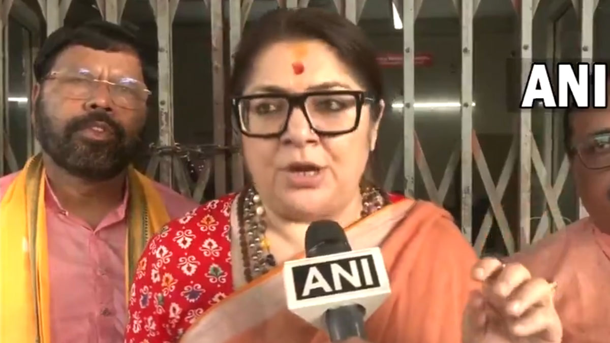 দুর্গাপুরে প্রশাসনের বিরুদ্ধে কড়া আক্রমণ লকেটের