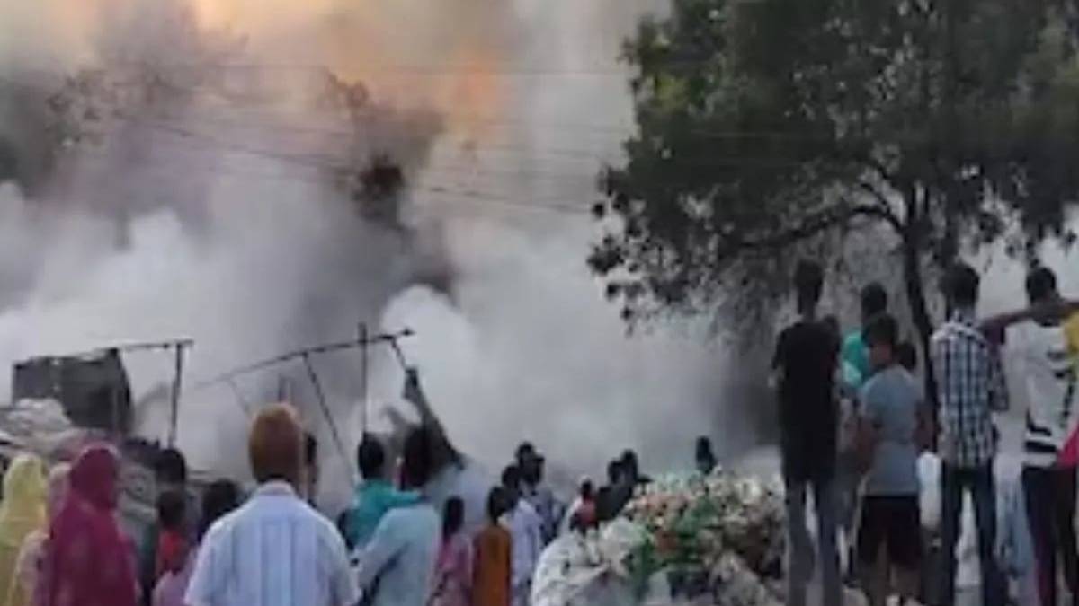 মালদহের কালিয়াচকে প্লাস্টিকের গুদামে আগুন! ভস্মীভূত ৩টি গুদাম, কোটি টাকার ক্ষয়ক্ষতি