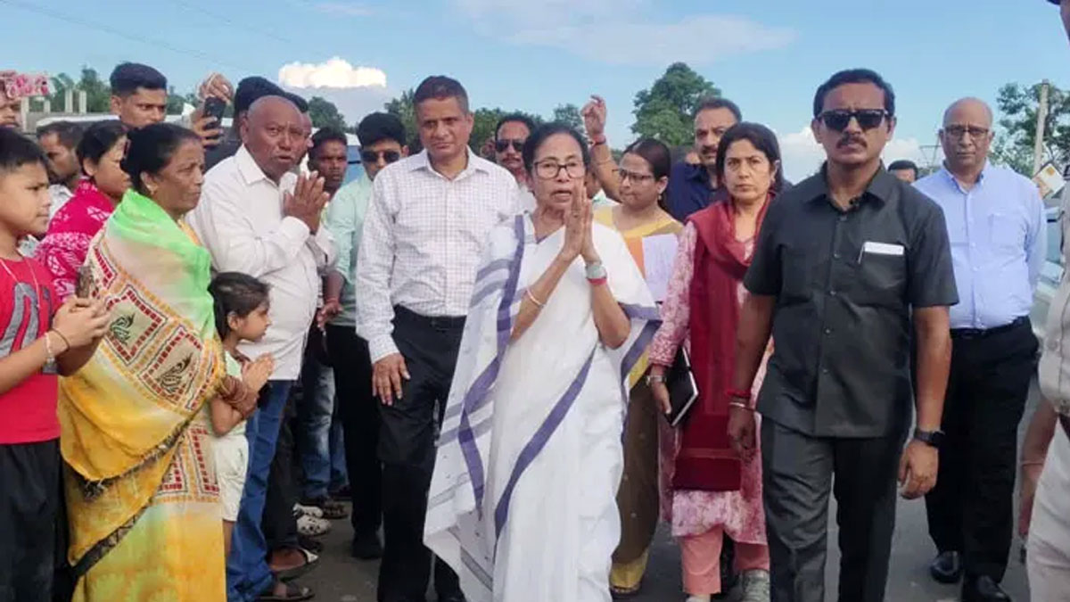 উত্তরবঙ্গ পরিদর্শনে মুখ্যমন্ত্রী, কেন্দ্রের প্রতি ক্ষোভ প্রকাশ