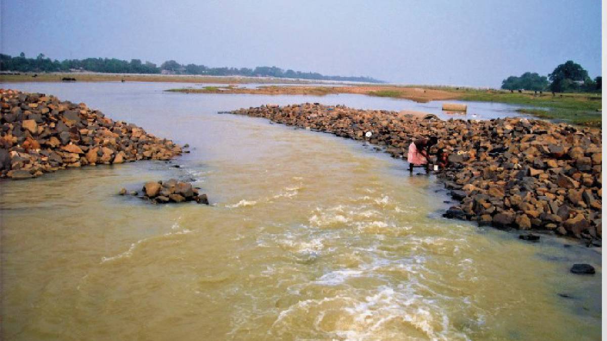 মাছ ধরতে গিয়ে নদীতে তলিয়ে গেল শিশু