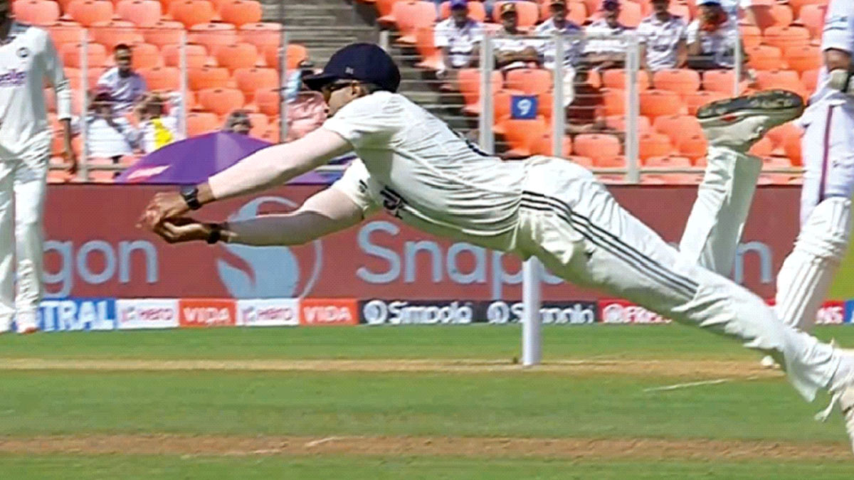 দুর্ধর্ষ ক্যাচ ধরে দিনের নায়ক নীতীশ