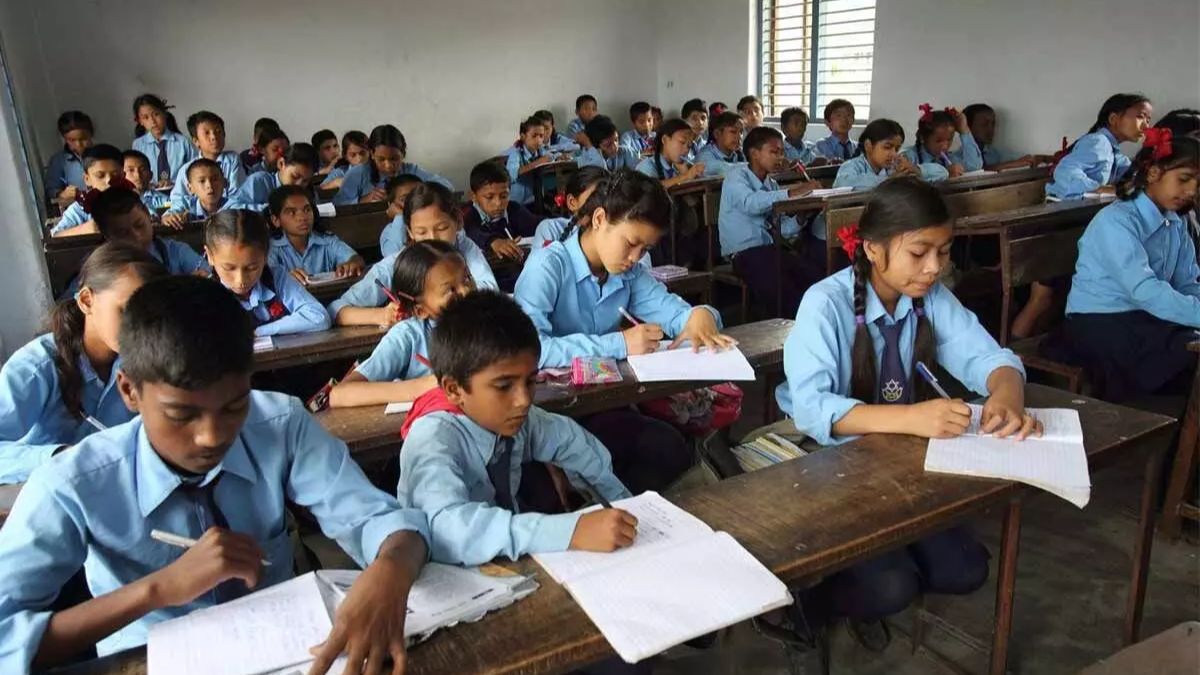 দুর্যোগে ক্ষতিগ্রস্ত উত্তরবঙ্গের ১৭৩ স্কুল, পুজোর ছুটিতেই মেরামত