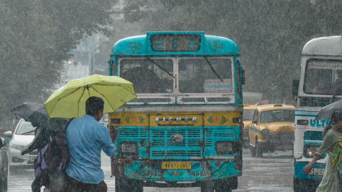ফের বঙ্গোপসাগরে নিম্নচাপের জন্ম, সপ্তাহান্তে বাংলায় বৃষ্টির পূর্বাভাস