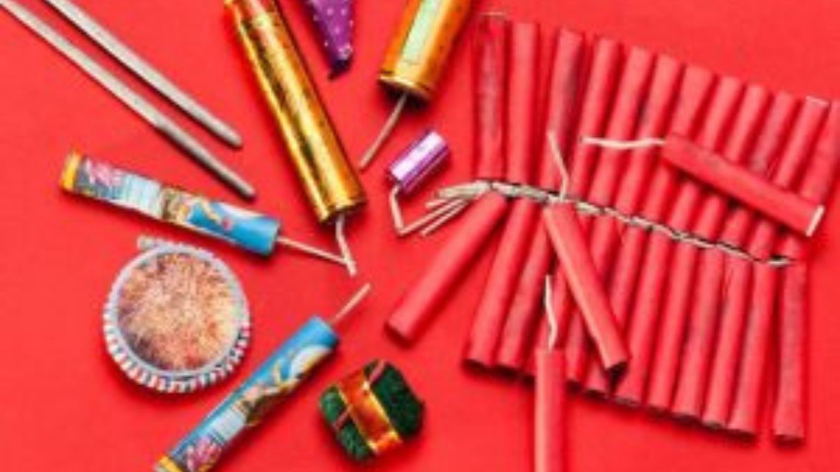 আতসবাজি পোড়ানো বাতাসে ক্ষতি শিশু, গর্ভবতী মহিলাদের