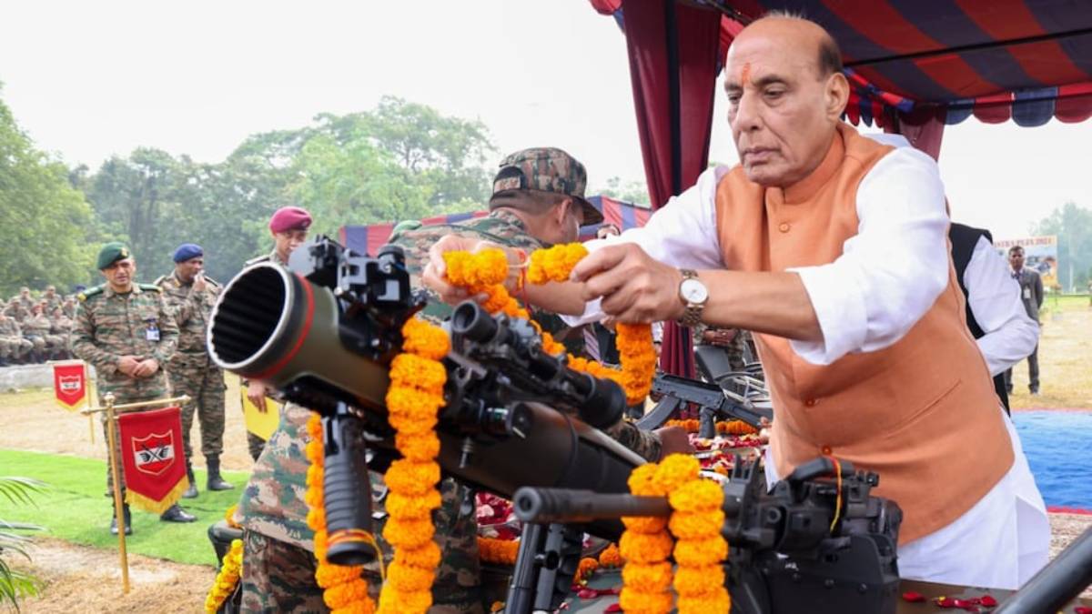 স্যর ক্রিক সীমান্তে সেনা মোতায়ন, গুজরাতের ভুজ থেকে পাকিস্তানকে হুঁশিয়ারি রাজনাথের