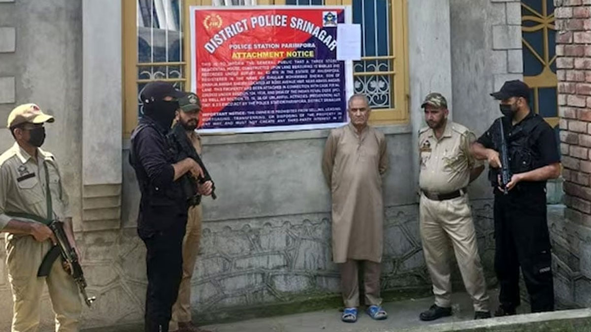 জঙ্গিদের সম্পত্তি বাজেয়াপ্ত করে মেরুদণ্ড ভাঙার কৌশল প্রশাসনের