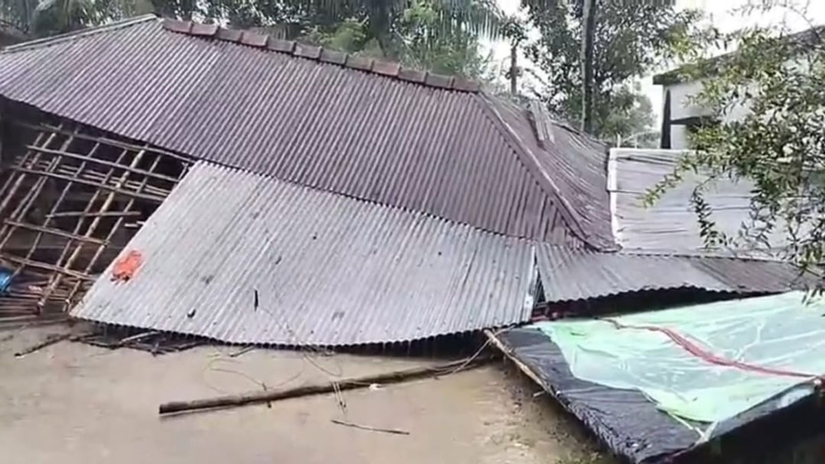 এক মিনিটের সাইক্লোন, লণ্ডভণ্ড নদিয়ার হরিণঘাটার একাধিক গ্রাম