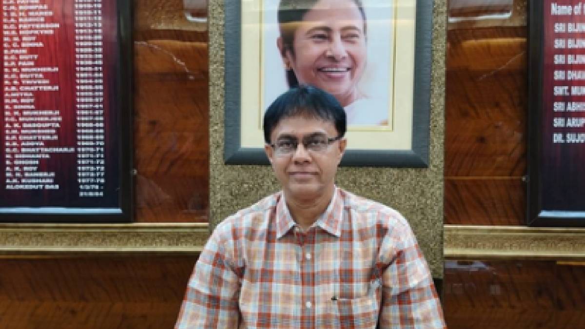 পুরসভায় ইস্তফার হিড়িক! ‘ব্যক্তিগত সিদ্ধান্ত’ জানিয়ে ফিরহাদকে  পদত্যাগের চিঠি হাওড়ার মুখ্য পুরপ্রশাসকের