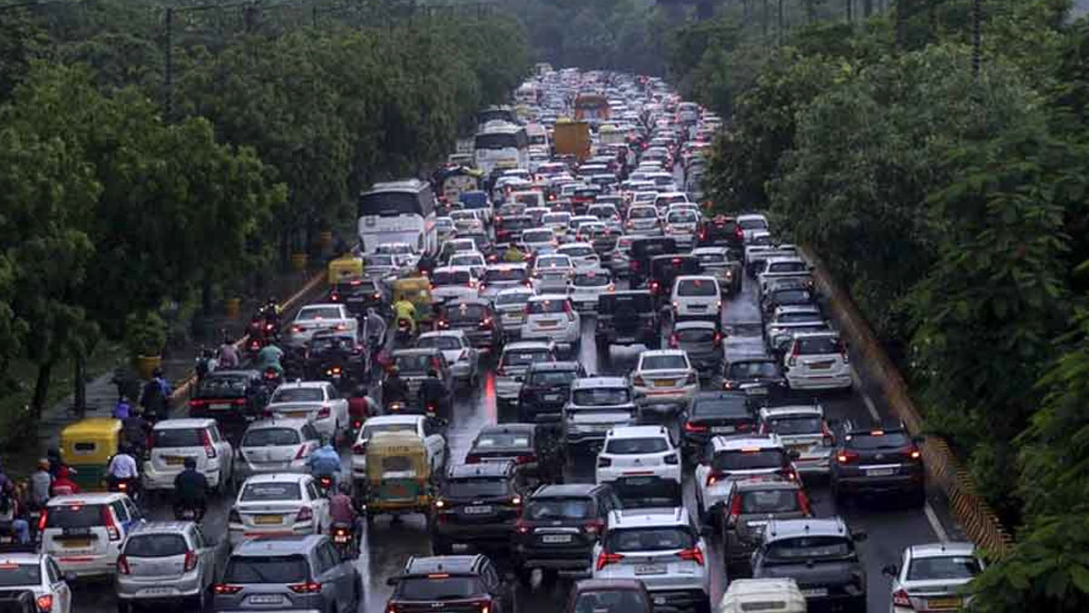 মহারাষ্ট্রে যানজটের যন্ত্রণায় অতিষ্ঠ! ‘নিষ্কৃতিমৃত্যু’র আবেদন প্রধানমন্ত্রীর কাছে