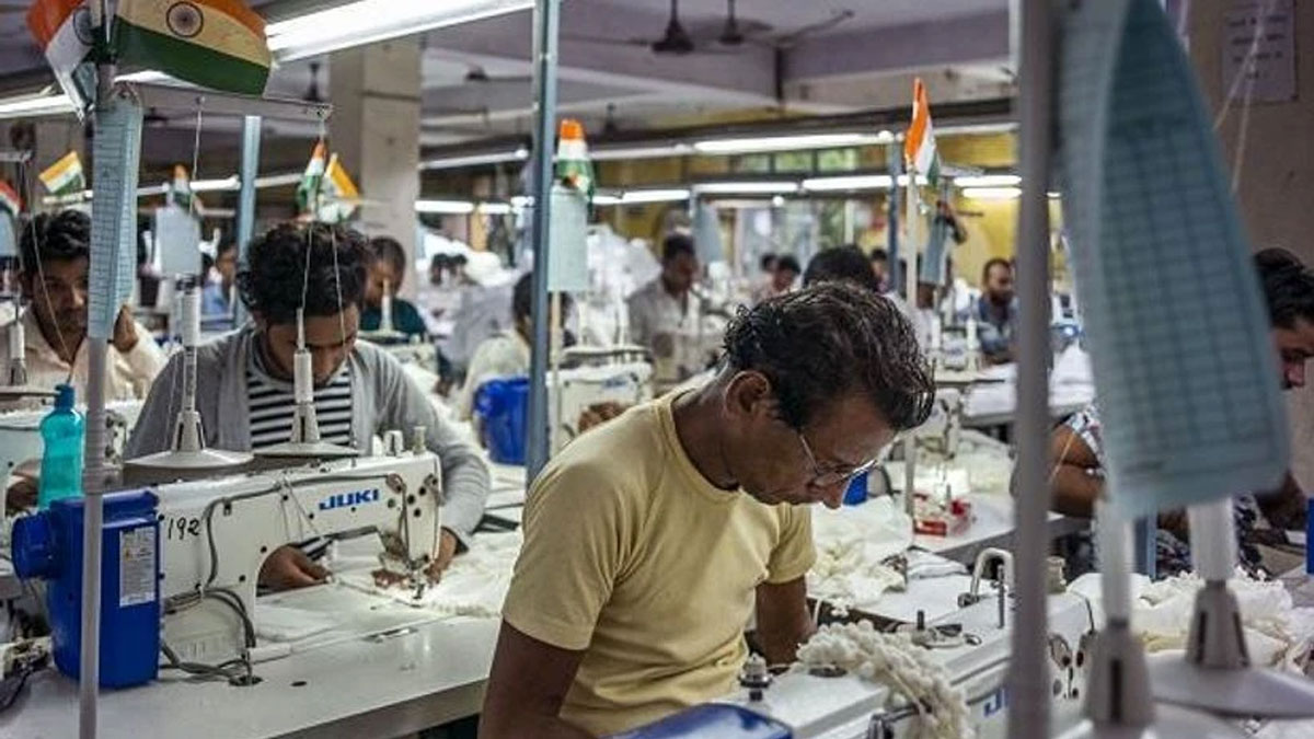 চুক্তিভিত্তিক শ্রমিকদের কথা