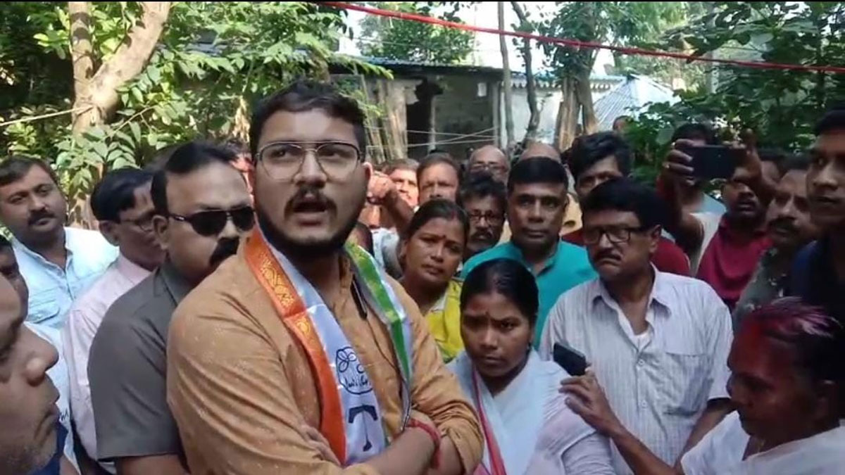 এসআইআর আতঙ্কে মৃত্যুর অভিযোগ, পরিবারের সঙ্গে সাক্ষাৎ দেবাংশুর