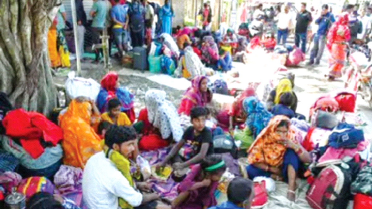 ভিএইচপির রোহিঙ্গা স্লোগানে বিক্ষোভ-উত্তেজনা হাকিমপুরে