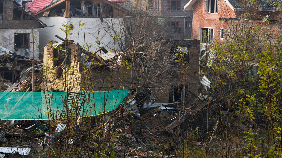 নওগাম থানায় বিস্ফোরণের ঘটনায় মৃত বেড়ে ৯ 