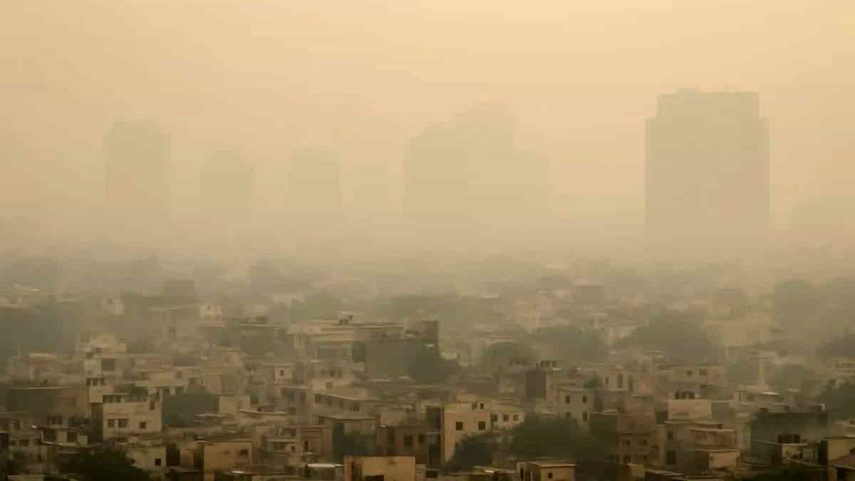 বিষাক্ত বাতাস, চিকিৎসকের পরামর্শ— ‘যত দ্রুত সম্ভব, রাজধানী ছাড়ুন’