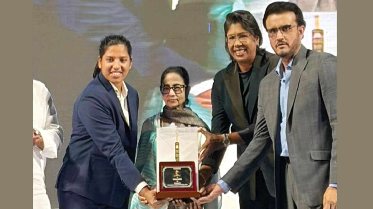 ‘বঙ্গভূষণ’ সম্মান জানিয়ে রিচাকে প্রশংসায় ভরিয়ে দিলেন মুখ্যমন্ত্রী