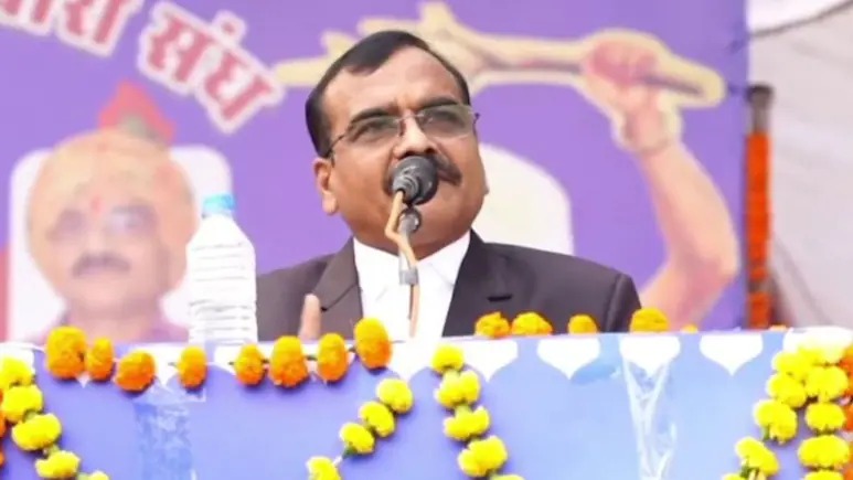 ব্রাহ্মণ মেয়েদের নিয়ে আপত্তিকর মন্তব্য, আইএএস সন্তোষ বর্মাকে শো-কজ মধ্যপ্রদেশ সরকারের