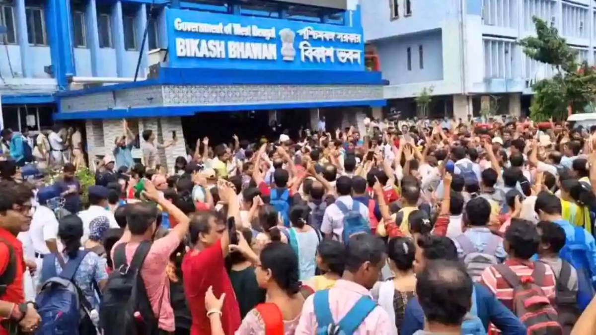 নতুন চাকরিপ্রার্থীদের বিকাশ ভবন অভিযান ঘিরে ধুন্ধুমার