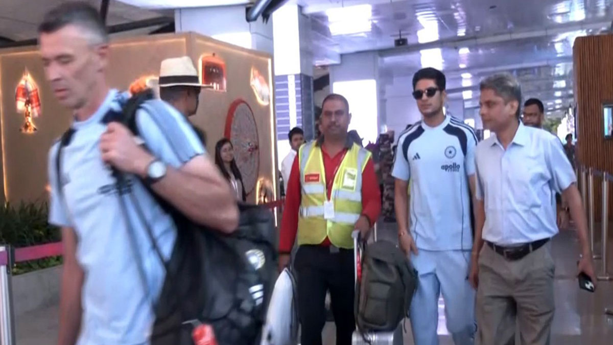 গুয়াহাটির বিমান ধরলেন শুভমন গিল