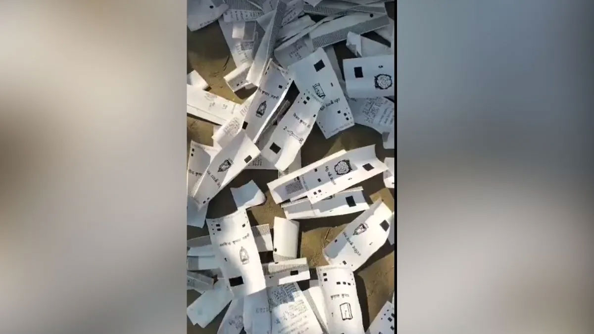 হাজার হাজার ভিভিপ্যাট স্লিপ আবর্জনায়, সামস্তিপুরে তীব্র বিতর্ক