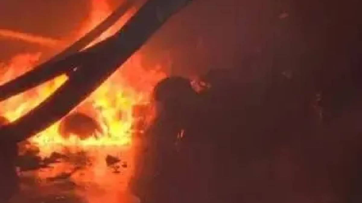 বানতলার চর্মনগরীতে ভয়াবহ আগুন, আহত বহু শ্রমিক