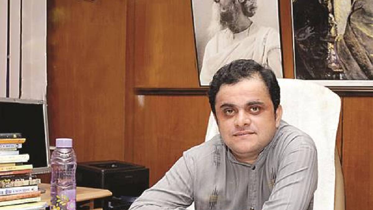 ইংরেজদের খুশি করতে লেখা ‘জনগণমন’! বিজেপির সাংসদের বিরুদ্ধে প্রতিবাদে সরব তৃণমূল