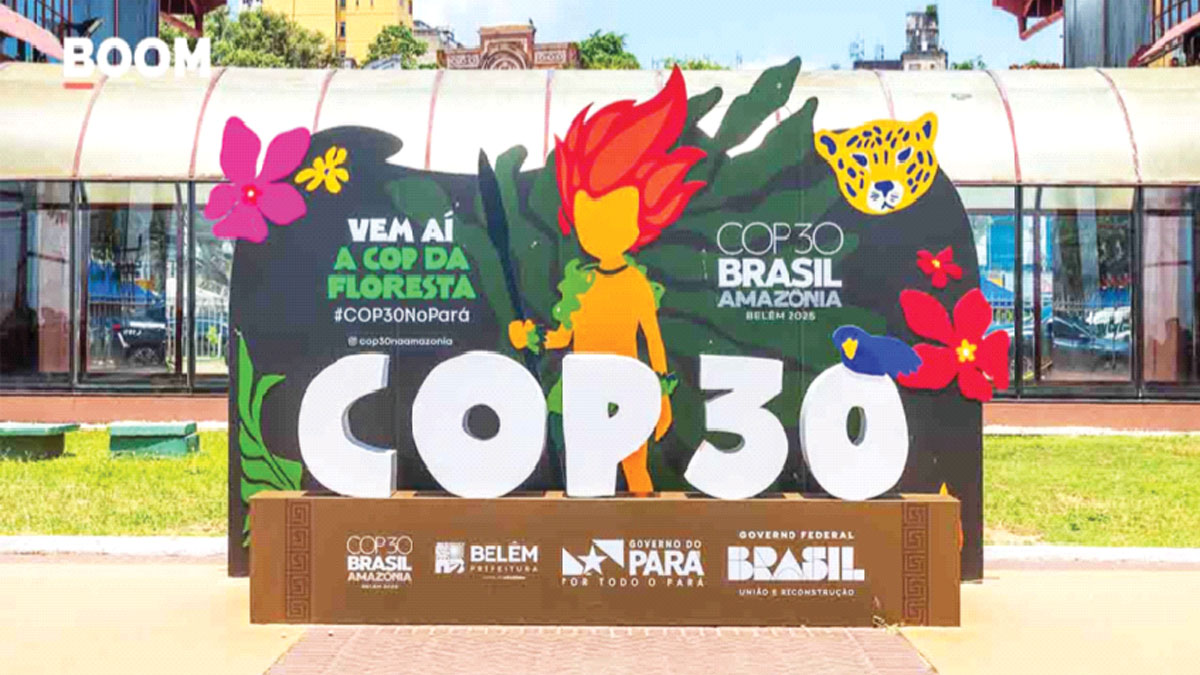 বিক্ষোভে আদিবাসীরা