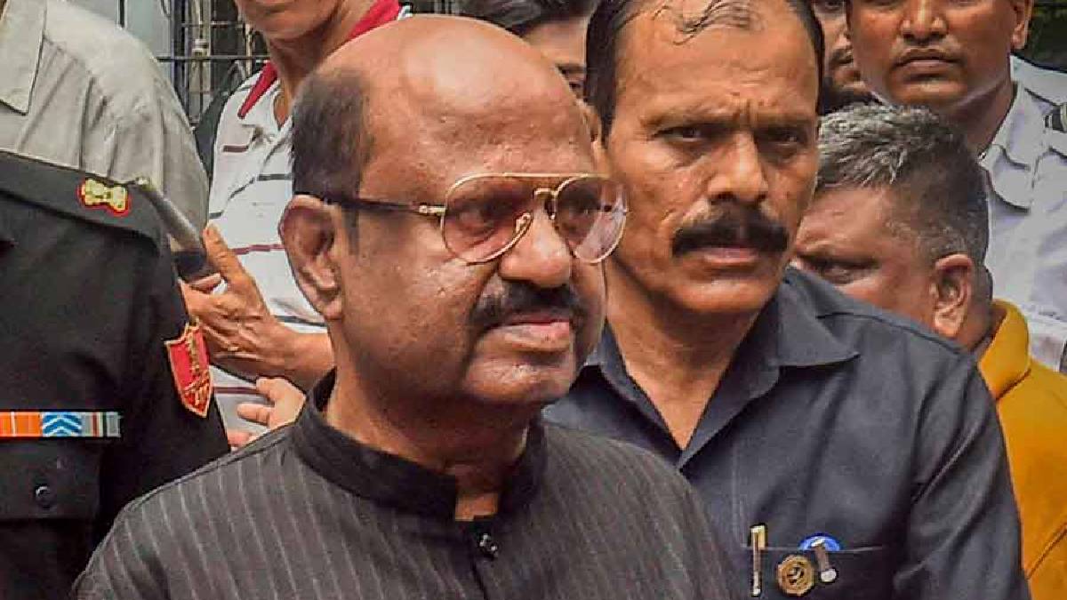 হাওড়ায় জনসংযোগে রাজ্যপাল, খেলেন চা ও চপ