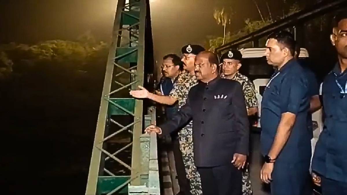 হাকিমপুর সীমান্ত পরিদর্শনে রাজ্যপাল