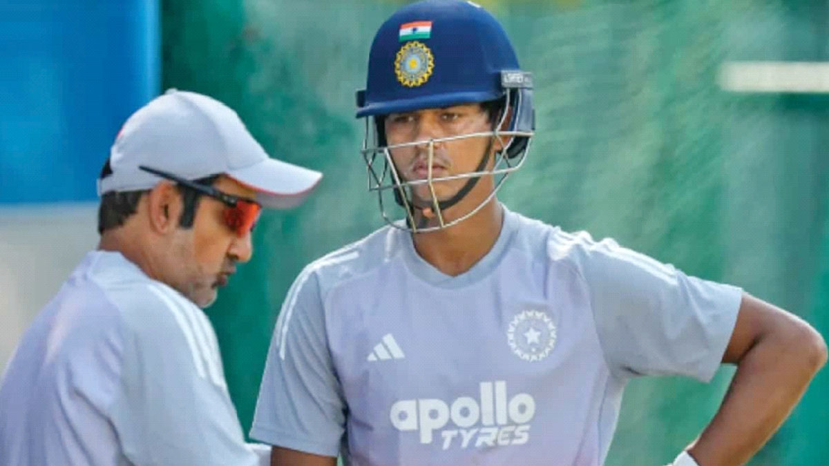 ভারতীয় দলের প্রধান কোচ গম্ভীরের পদ বেশ নড়বড়ে