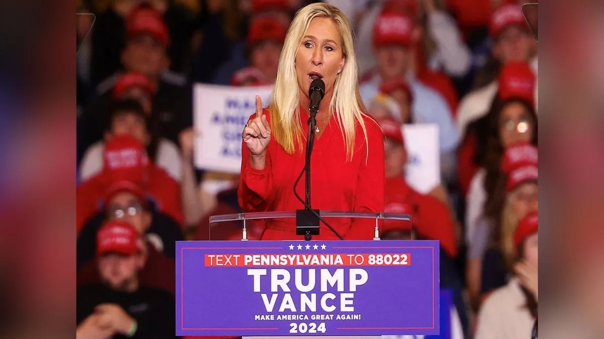 ট্রাম্পের সঙ্গে সংঘাতে জর্জিয়ার আসন ছাড়লেন টেলর গ্রিন