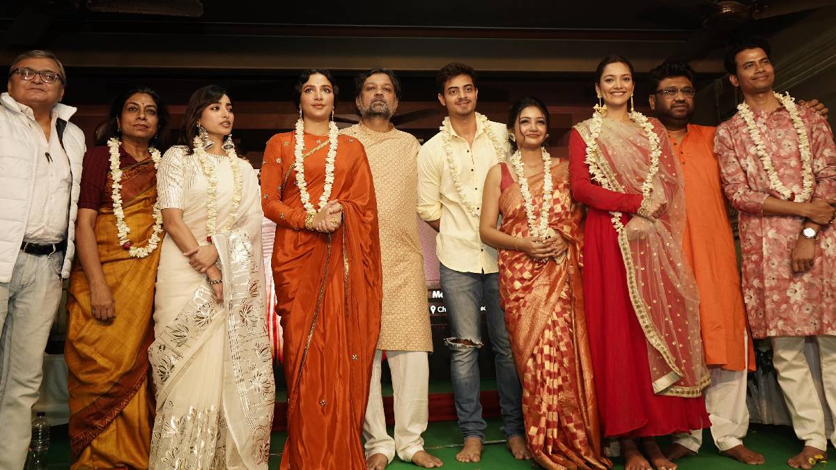 কলকাতা চৈতন্য রিসার্চ ইনস্টিটিউটে ‘লহ গৌরাঙ্গের নাম রে’ ছবির টিম