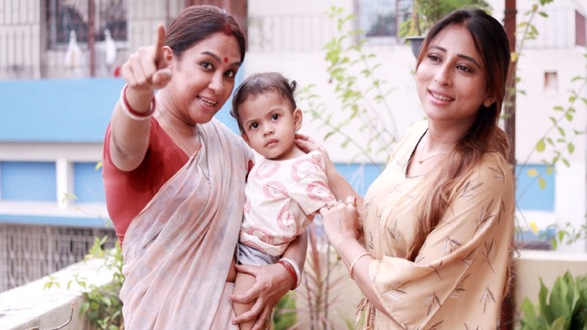 ‘লক্ষ্মীকান্তপুর লোকাল’ শুধু নামেই