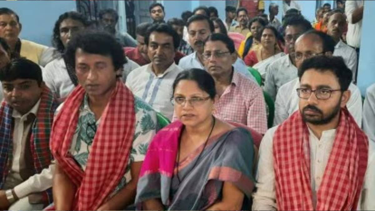 অনশন ভাঙার আগেই অসুস্থ মমতাবালা ঠাকুর, হাসপাতালে দেখতে গেলেন সুজন