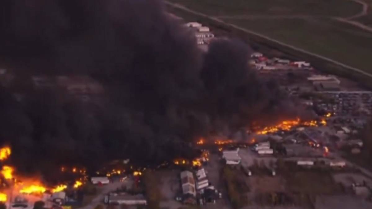 আমেরিকায় ভয়াবহ বিমান দুর্ঘটনা, মৃত ৮, আহত ১১