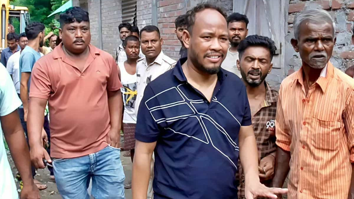নিউটাউনে স্বর্ণ ব্যবসায়ীর রহস্যময় খুন: ‘দাবাং বিডিও’কে ঘিরে সন্দেহ