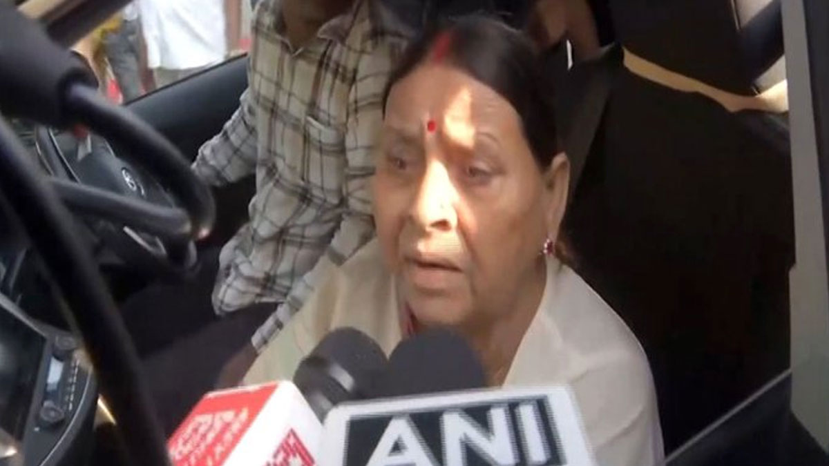 বিহার নির্বাচনের প্রথম দফায় যাদব পরিবারে ভোট, বদলের ডাক তেজস্বীর