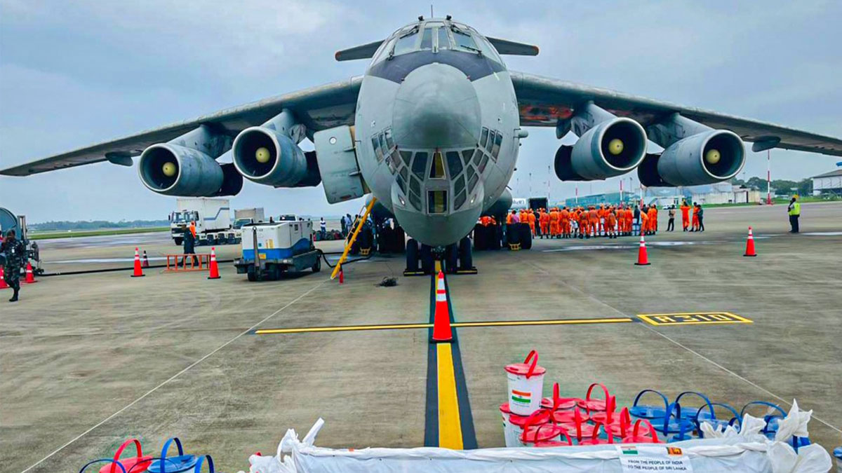অপারেশন সাগর বন্ধুতে ত্রাণ সামগ্রী নিয়ে শ্রীলঙ্কায় পৌঁছল মালবাহী বিমান