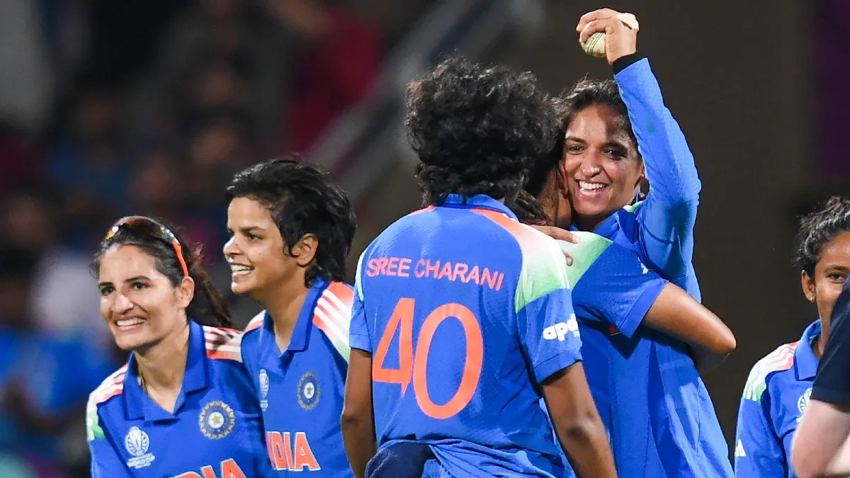 দক্ষিণ আফ্রিকাকে হারিয়ে মহিলা বিশ্বকাপ জিতল ভারত