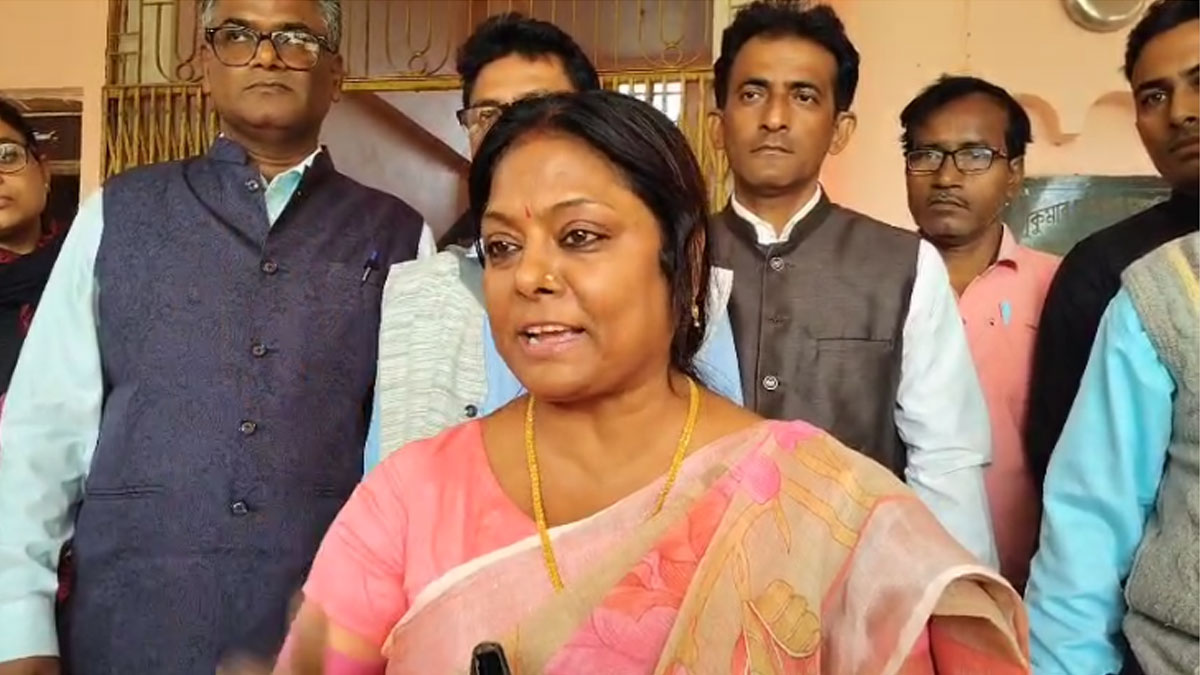 মন্ত্রী শিউলি সাহার হস্তক্ষেপে কেশপুর কলেজে থামল অশান্তি