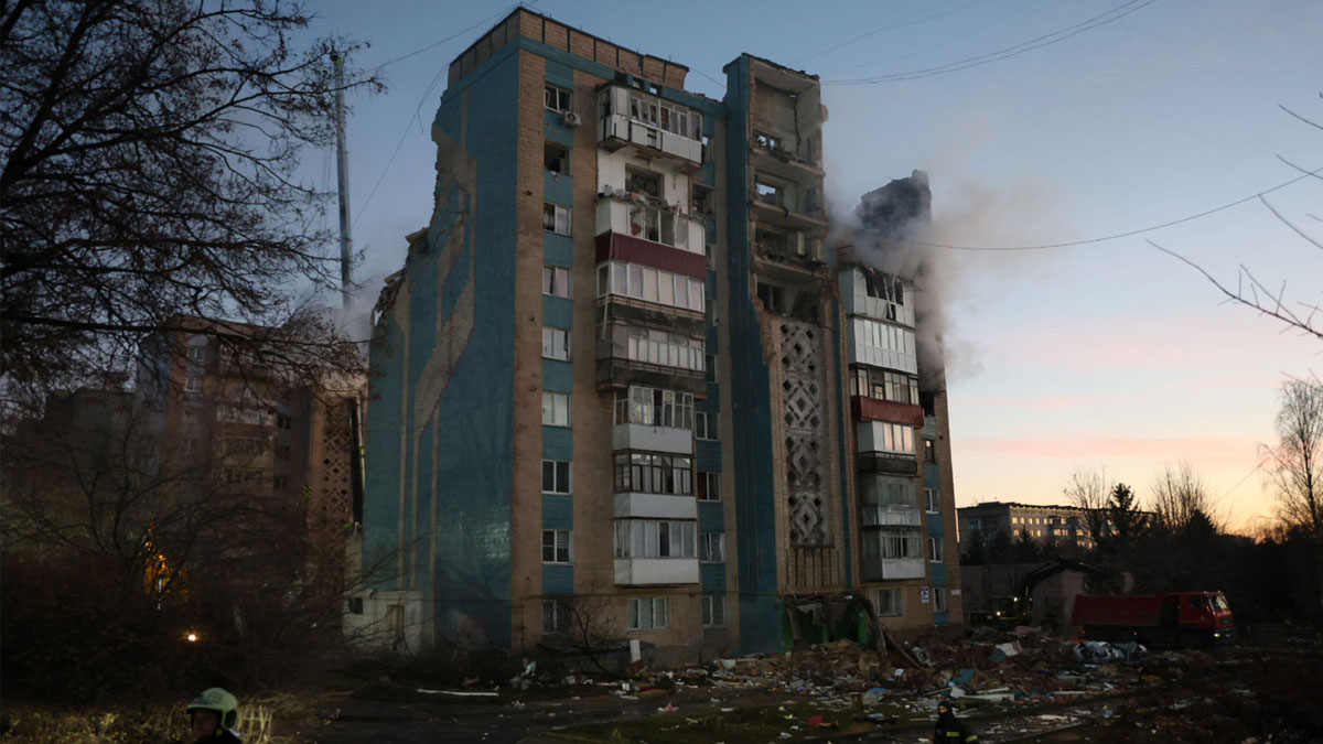 কিয়েভে ফের রুশ ক্ষেপণাস্ত্র ও ড্রোন হামলায় আতঙ্ক, প্রাণহানি