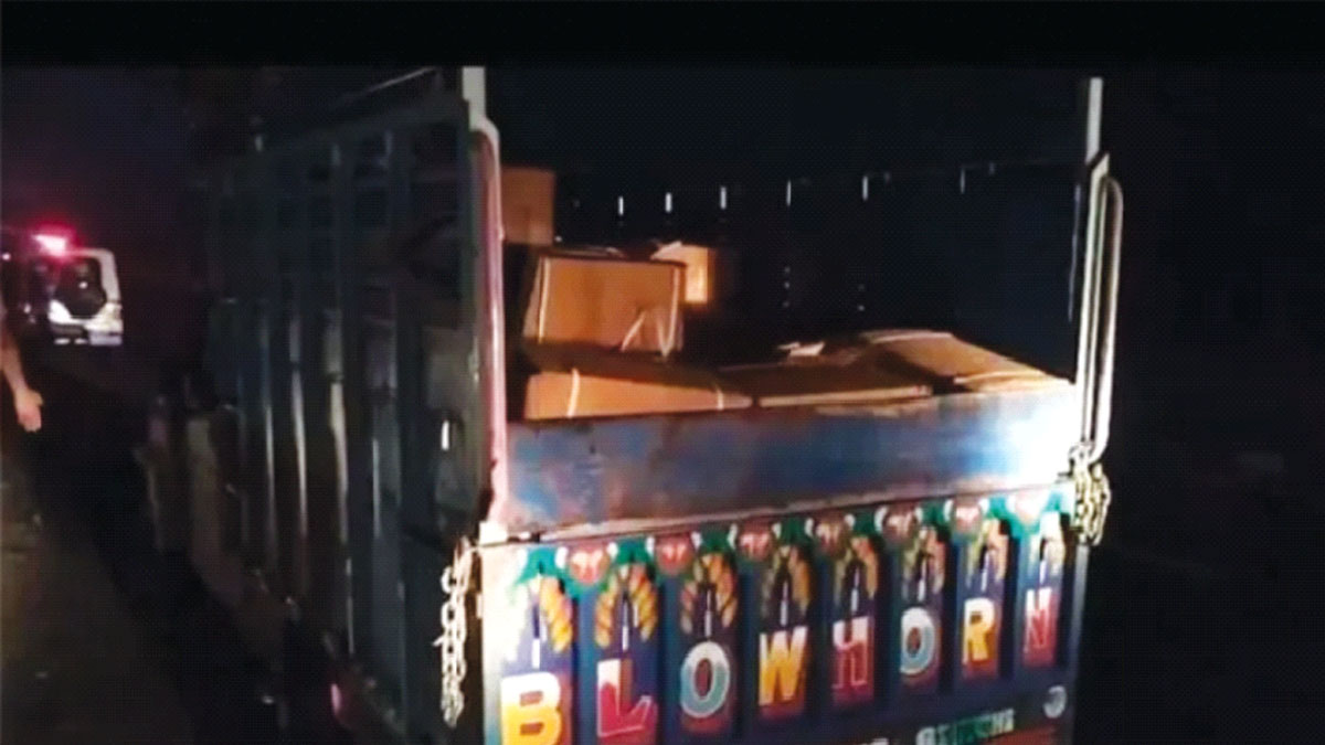 রাজস্থানে বাজেয়াপ্ত ১৫০ কেজি বিস্ফোরক বোঝাই গাড়ি