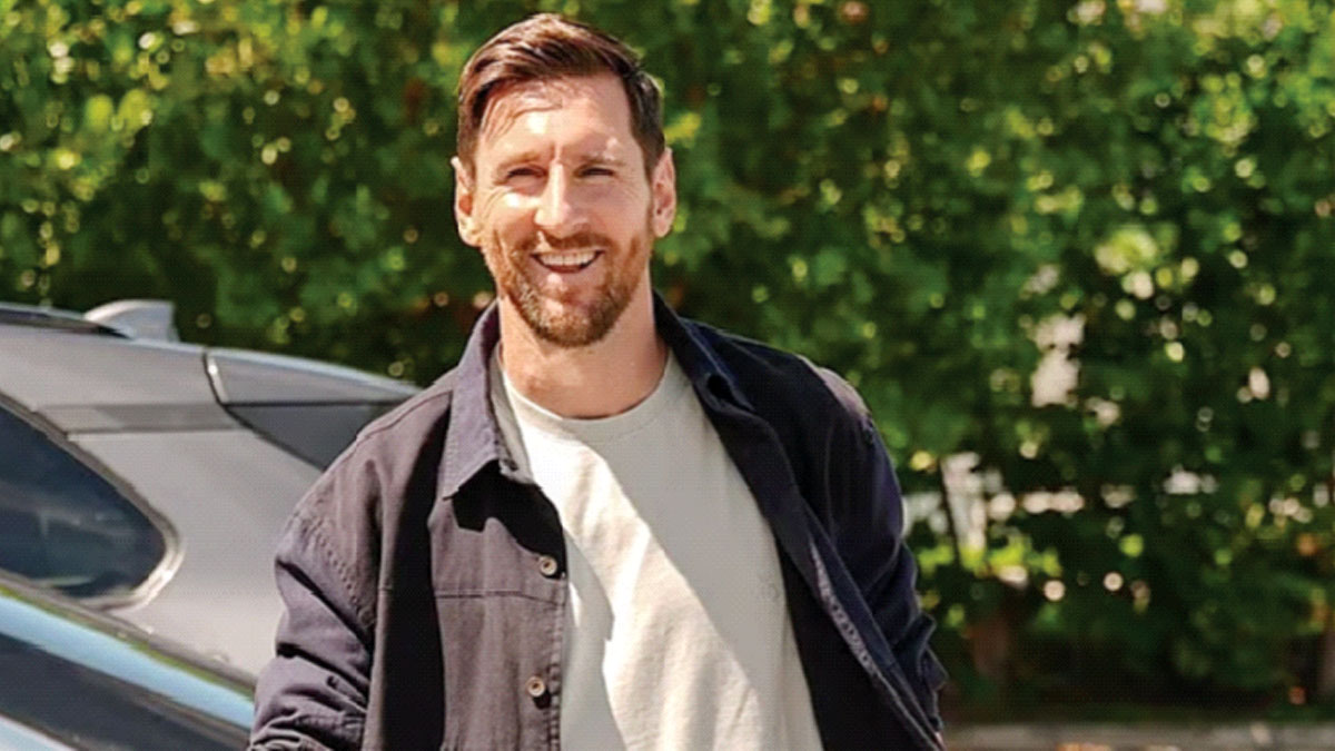 আজ বিশ্ব ফুটবলের যুবরাজ মেসিকে বরণে তৈরি কলকাতা