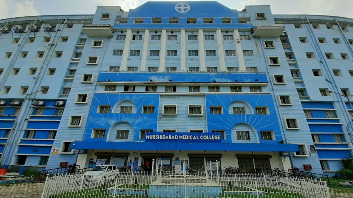 বাঁ পায়ের বদলে ডান পায়ে অস্ত্রোপচারের অভিযোগ