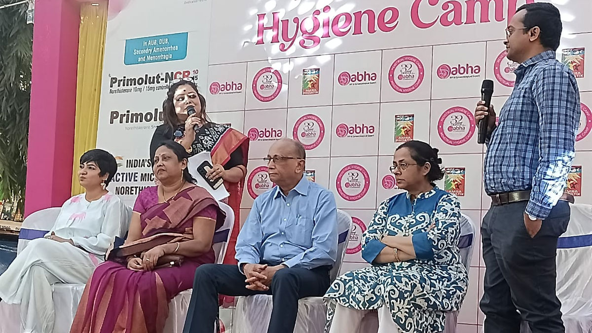 সোনাগাছির শিশুদের জন্য মাসিক স্বাস্থ্য সচেতনতা শিবিরের আয়োজন আভা সার্জি কেন্দ্রের