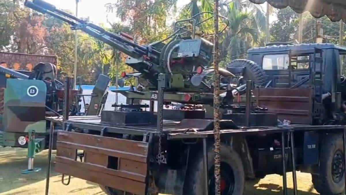 সীমান্ত উত্তেজনার আবহে বালুরঘাটে ভারতীয় সেনার শক্তি প্রদর্শন