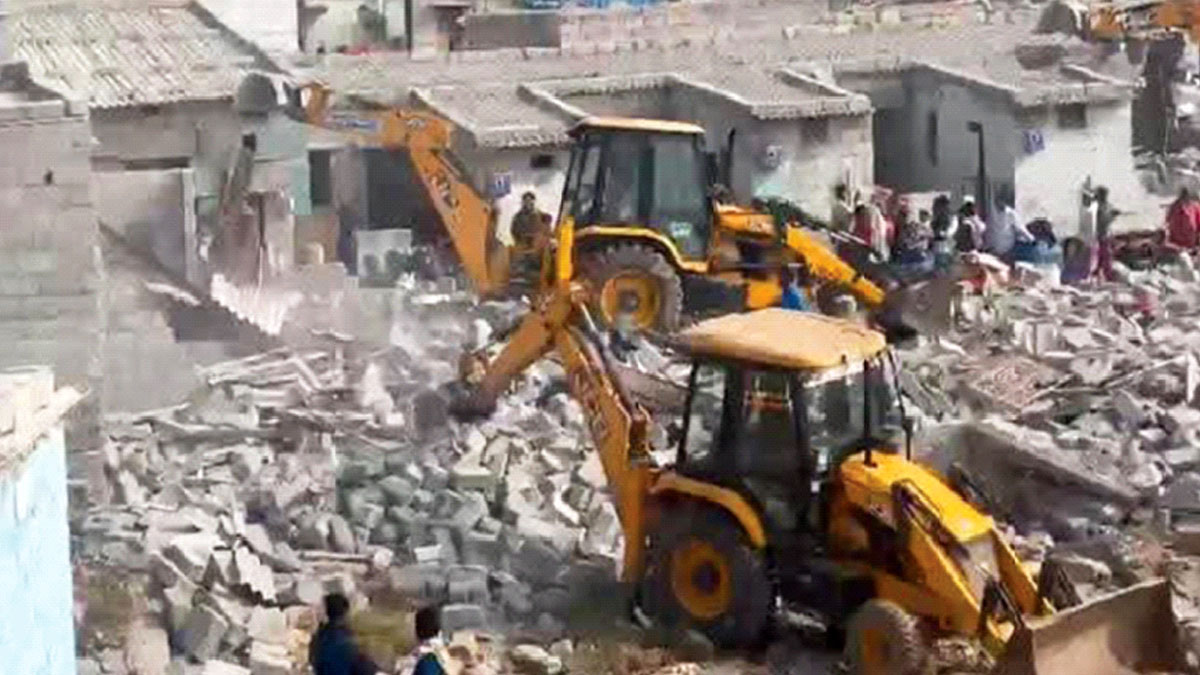 কর্ণাটকে গুঁড়িয়ে দেওয়া হল ২০০টি বাড়ি, গৃহহীন ৪০০ মুসলিম পরিবার