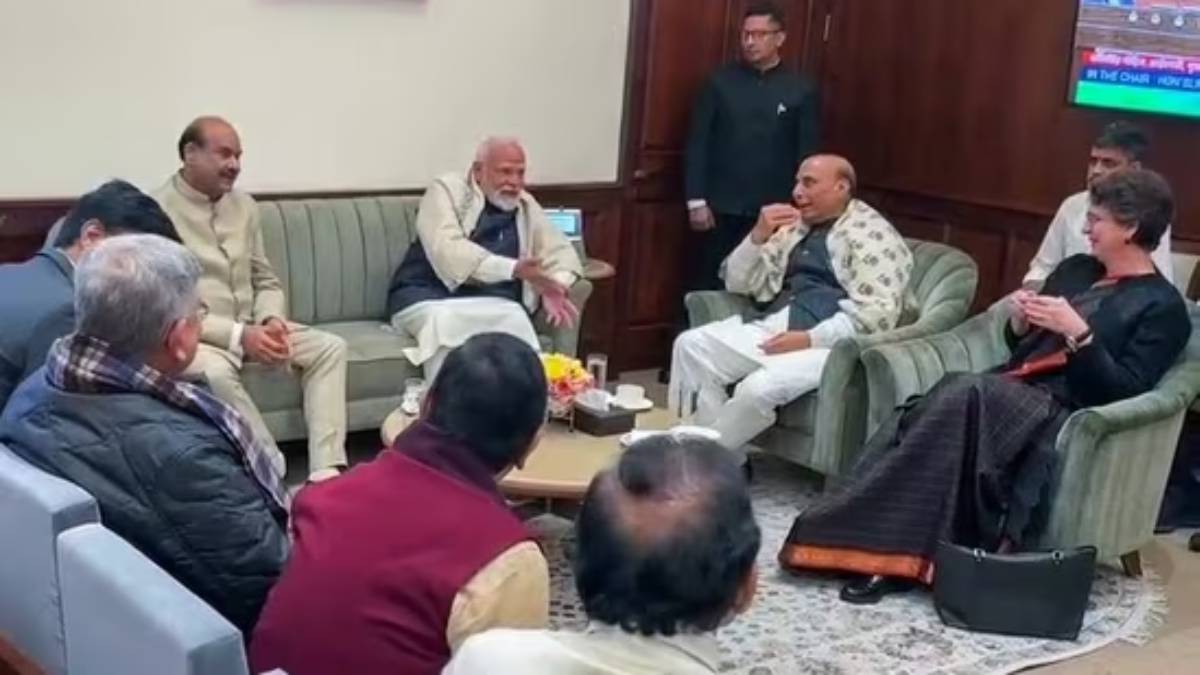 প্রধানমন্ত্রী নরেন্দ্র মোদীর সঙ্গে চায়ে পে চর্চা-য় কংগ্রেস সাংসদ প্রিয়াঙ্কা গান্ধী