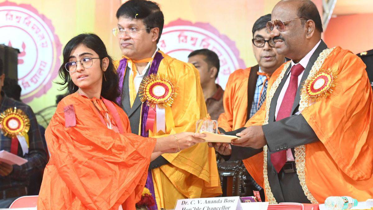 যাদবপুরের সমাবর্তন অনুষ্ঠানে রাজ্যপাল